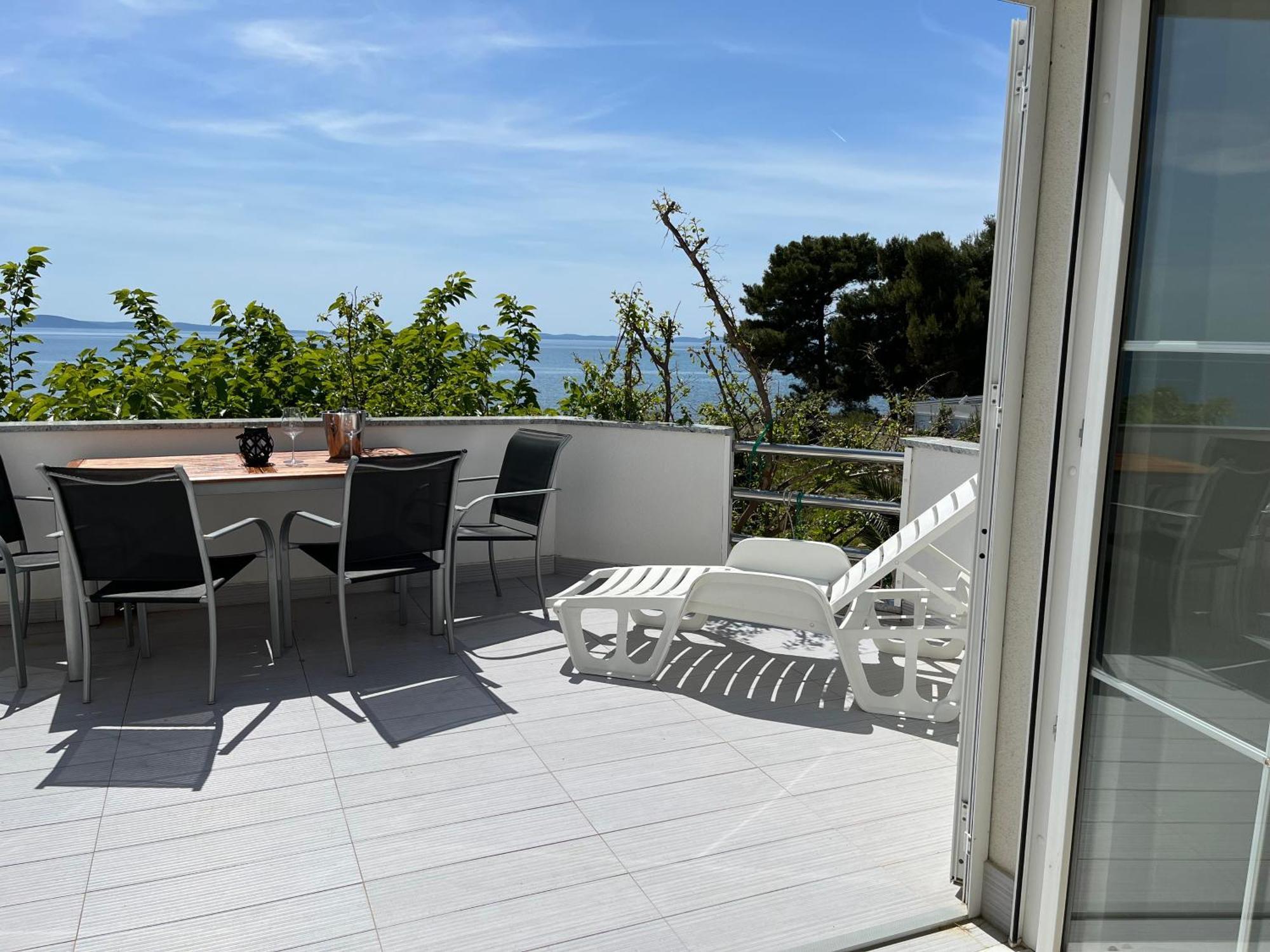 Mirakul Apartments วีร์ ภายนอก รูปภาพ