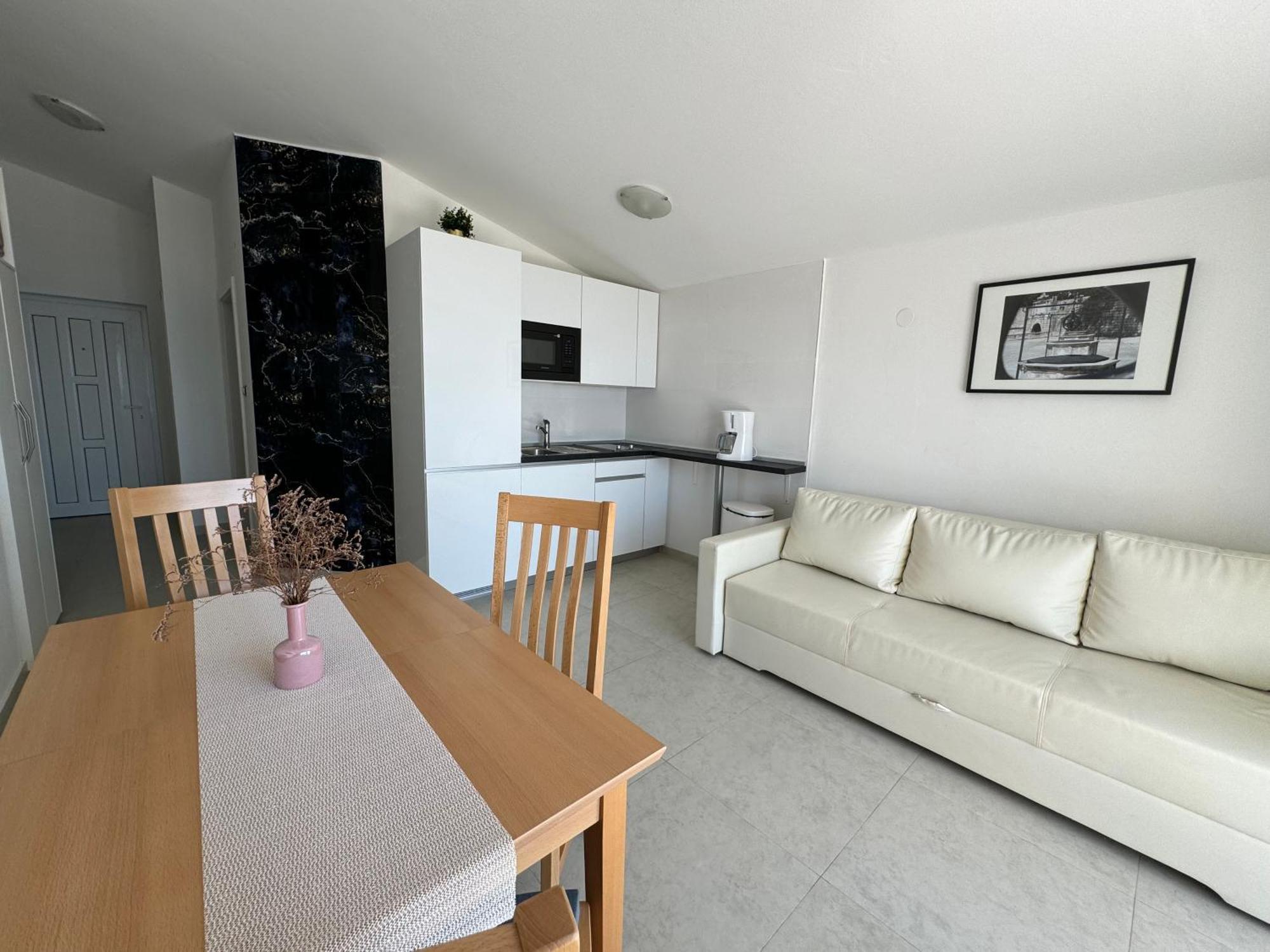 Mirakul Apartments วีร์ ภายนอก รูปภาพ
