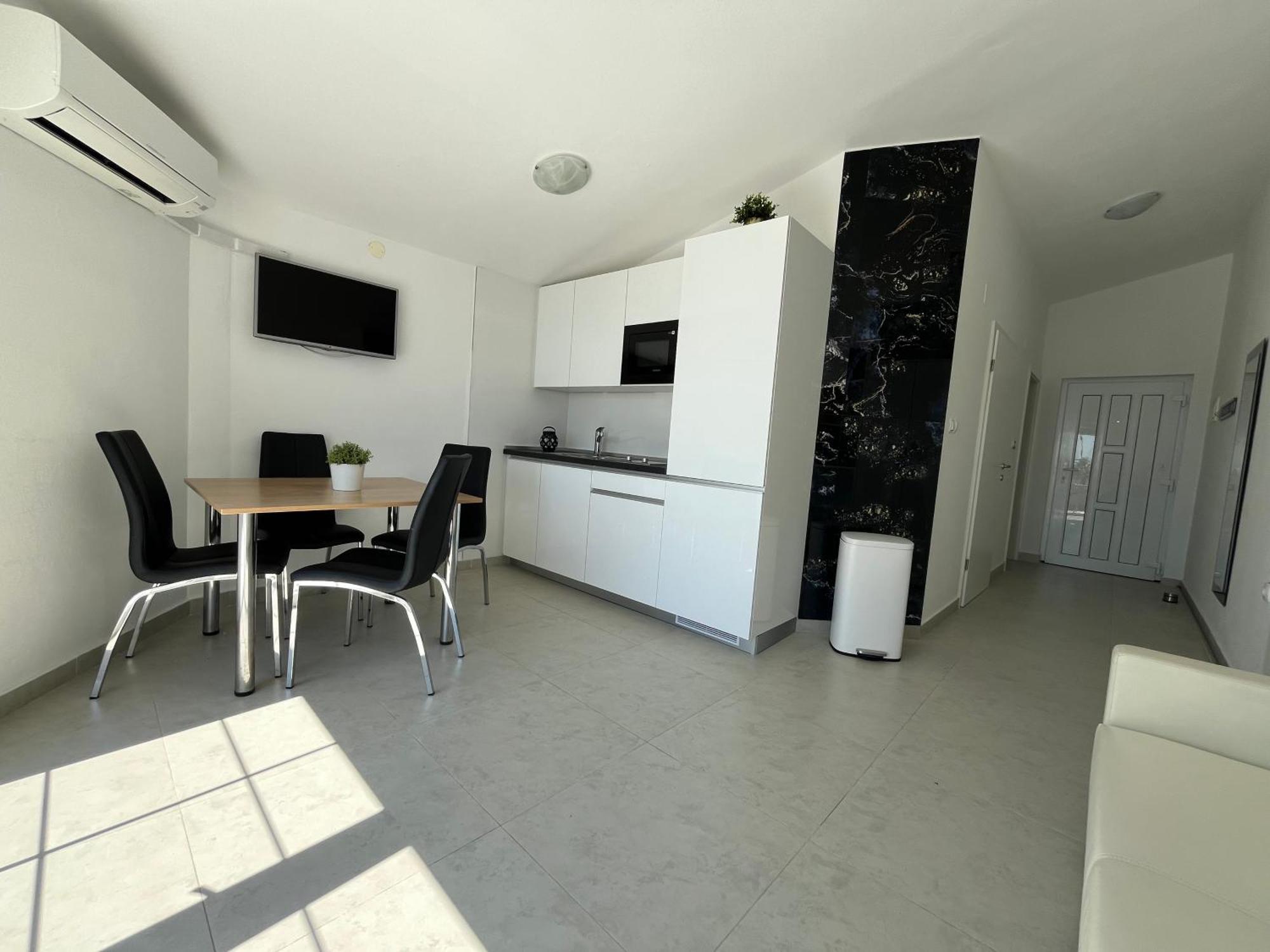 Mirakul Apartments วีร์ ภายนอก รูปภาพ
