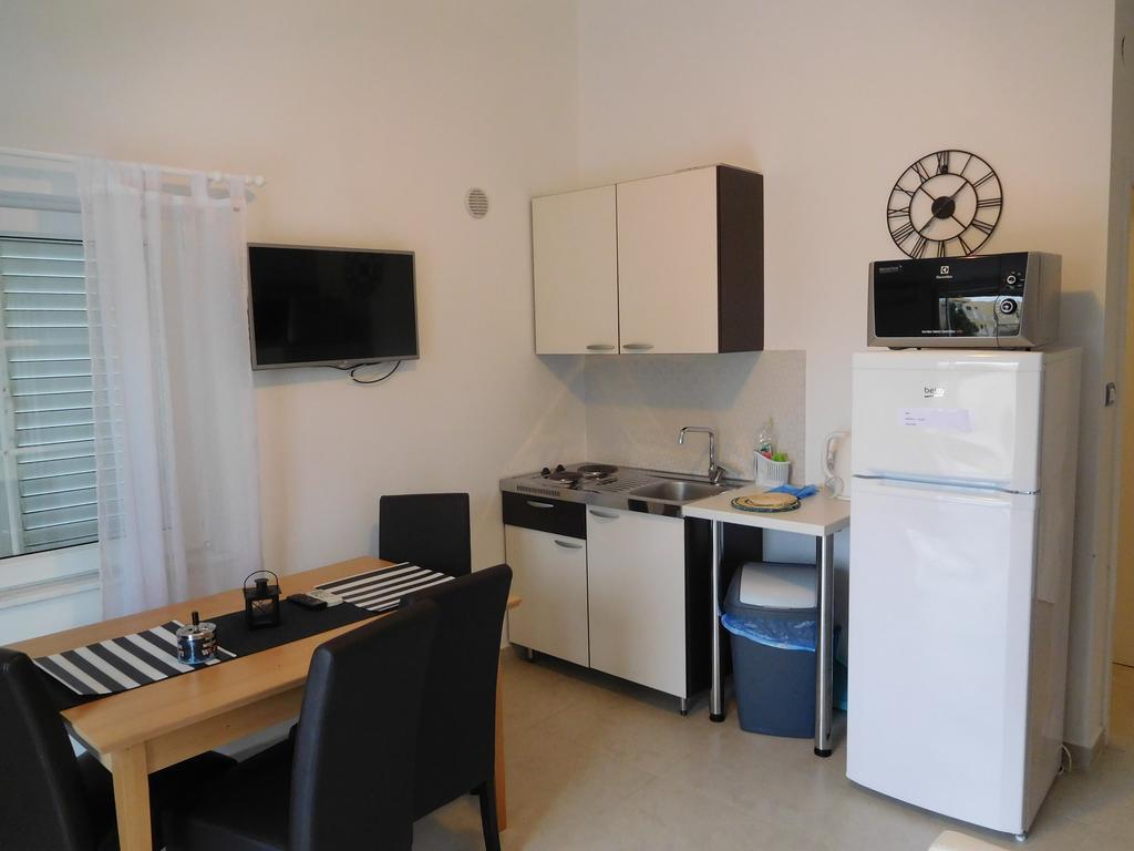 Mirakul Apartments วีร์ ภายนอก รูปภาพ